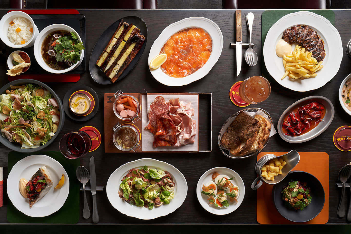 Moutarde-Main-Spread_16-x-9-(2)